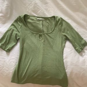 Green reformation keyhole top. Barely worn. Really comfortable.